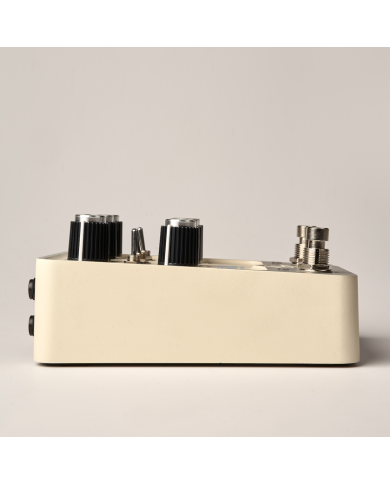 UNIVERSAL AUDIO UAFX ASTRA MODULATION MACHINE