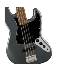 Squier - Basse Affinity Jazz Bass, Laurel Fingerboard, Black Pickguard, Charcoal Frost Metallic
